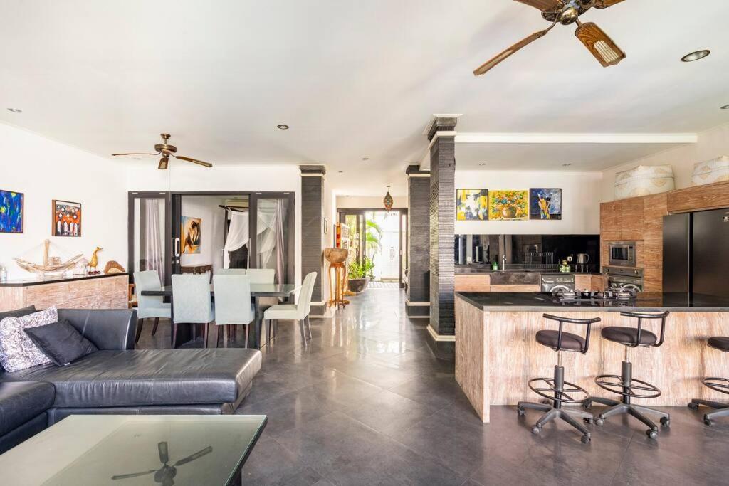 Villa Lingkar 89A Canggu Exteriör bild