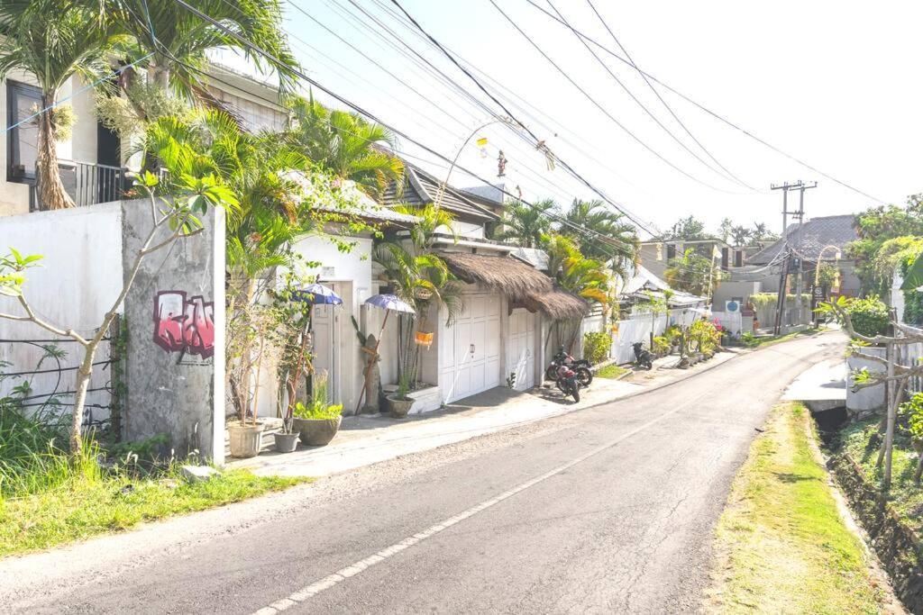 Villa Lingkar 89A Canggu Exteriör bild